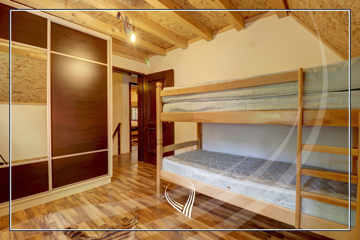 woman singing on stage