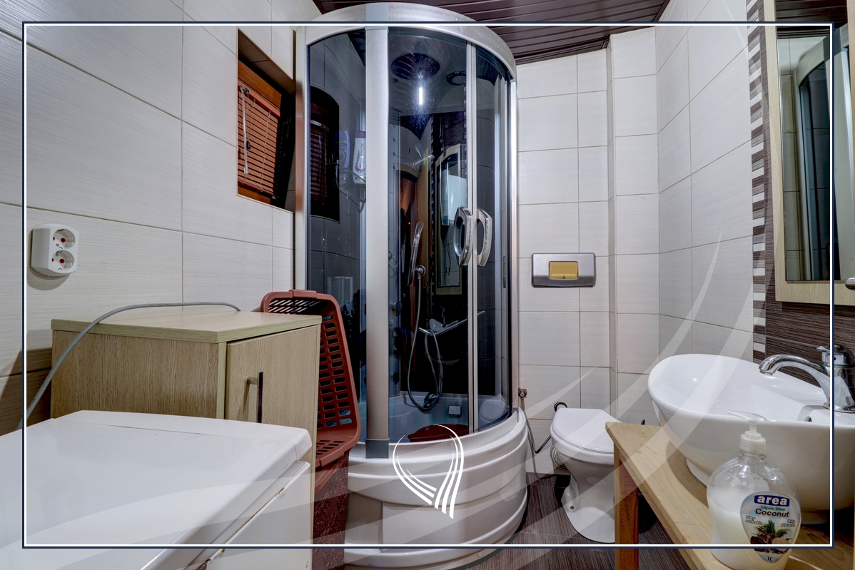 woman singing on stage