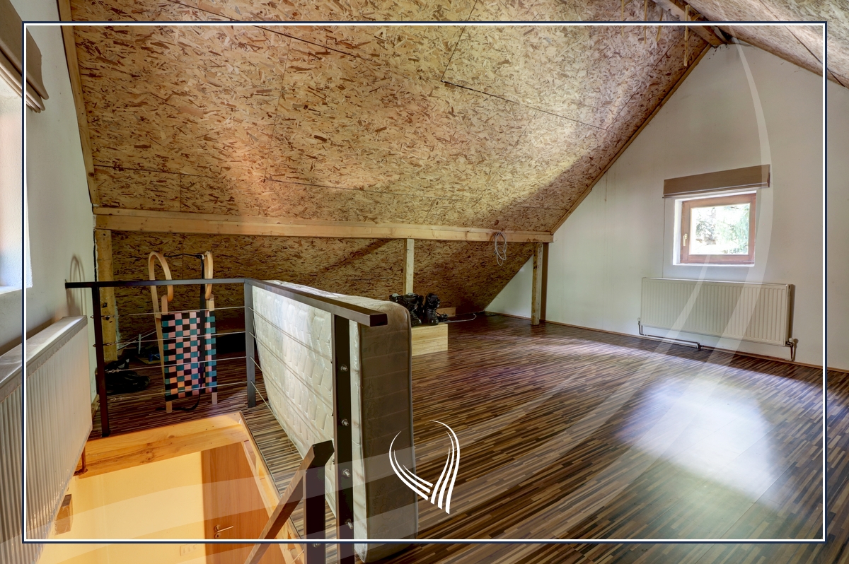 woman singing on stage